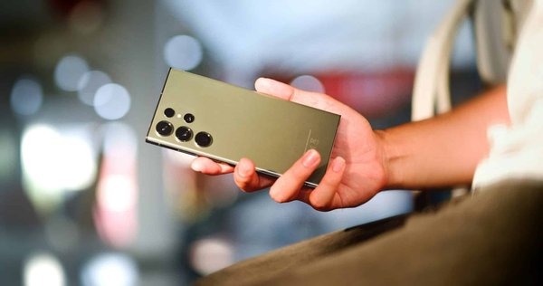 Comment configurer le Samsung Galaxy S22 Ultra pour une utilisation professionnelle optimale ?